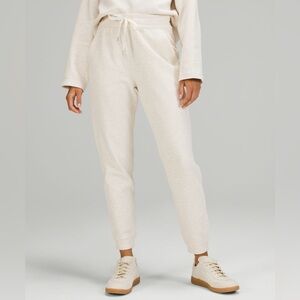 NEW Lululemon Ribbed High-Rise Jogger 25" 7/8 Length
Heathered White Opal sz 2